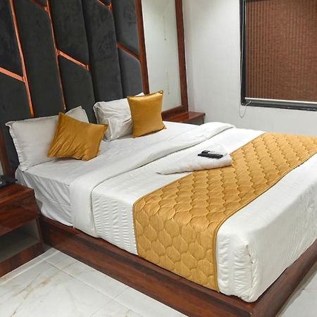 Hotel Palms Residency, Chembur Mumbai Exterior photo
